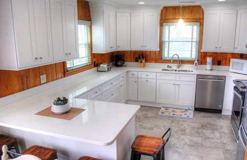 Golden Mile House | Oceanfront Family and Pet Friendly Home - Beachcomber