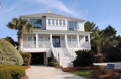Litchfield by the Sea House | Oceanfront home at Litchfield Beach with private swimming pool and game room with pool table!