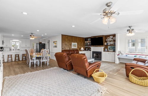 Holden Beach House | Oceanfront home with WiFi, private walkway to beach & central AC