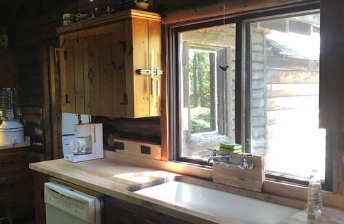 Southport House | Oceanfront Log Cabin with Dock on Southport Island - 7 acres with westerly views