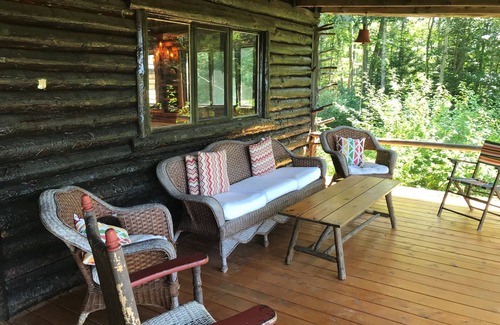 Southport House | Oceanfront Log Cabin with Dock on Southport Island - 7 acres with westerly views