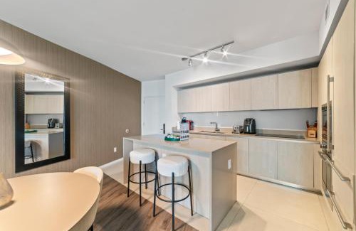 Hollywood South Central Beach Apartment | Oceanfront Luxury Condo With WaterView