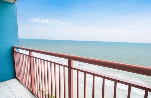 Myrtle Beach Condo | Oceanfront Oasis Deluxe Condo 18th Floor