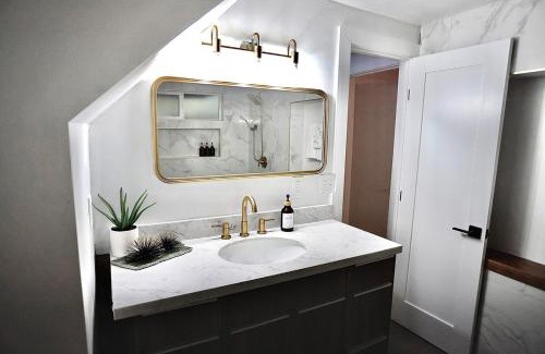 Waialee House | Oceanfront Pipeline Miracle