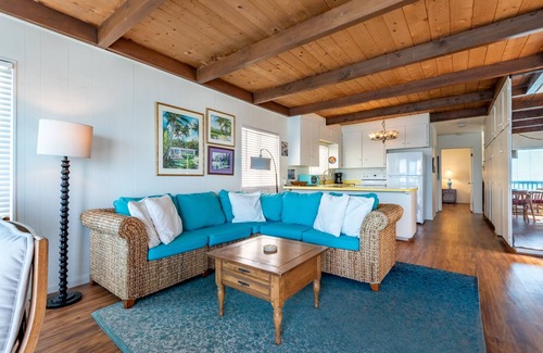 Beach Barber Tract House | Oceanfront Property in La Jolla