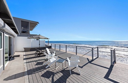 San Clemente House | Oceanfront Retreat: 2BR Home with Private Beach Access, Firepit & BBQ