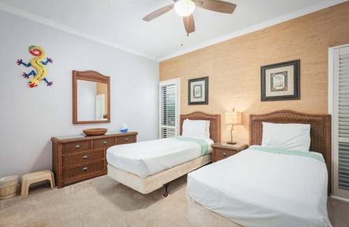 Wailua Condo | Oceanfront, steps to the sand at Lae Nani
