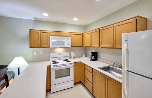 Logsden Condo | Oceanfront Suite - Beach Access - Heated Pool and Hot Tub!