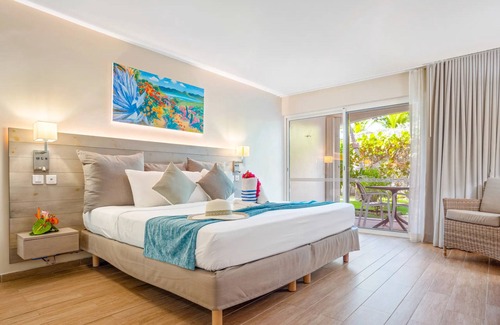 Grand Case Resort | Oceanfront Suite with Private Beaches, Pool, Gym & Watersports Adventures