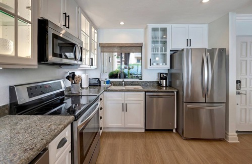 Solana Beach Condo | Oceanfront! Unobstructed Views-Corner Unit - Totally Remodeled 2024
