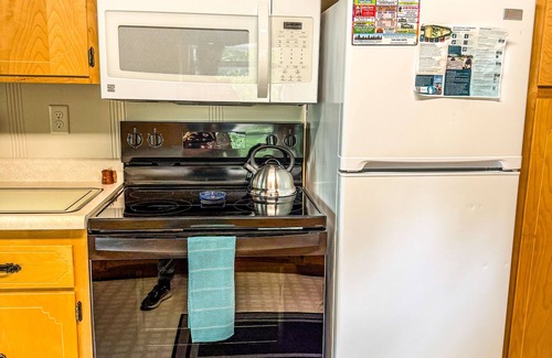 Tower Cabin | Oceans 1 - A Frazer Bay Hideaway. Centrally Located! Boat Rentals also Available