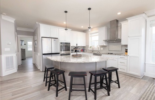 Ocean Hill House | Oceanside 7min walk2beach,6BR,Pool,HotTub,Foosball