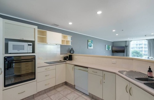 Mount Maunganui Apartment | Oceanside Apartment with Garden Views