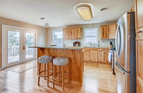 Salvo House | Oceanside Home in Salvo w/Hot Tub, Grill, and Screen Porch. Let Your Soulshine!
