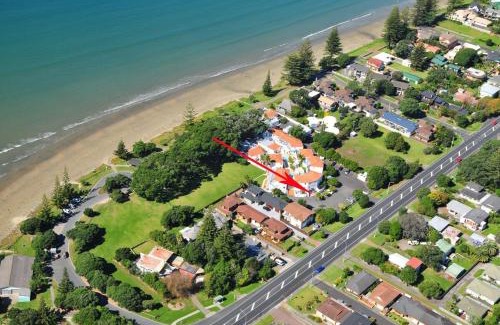 Orewa Apartment | Oceanside Villa