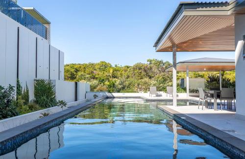 Bokarina Apartment | Oceanus oasis at Bokarina Beach -stunning modern coastal apartment
