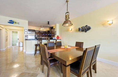 Rock Harbor Condo | Oceanview 2BR/2.5BA Mariner's Club Villa 132 with Oasis Pool, Marina, Game Room & More