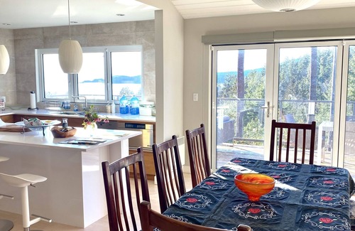 Bowen Island House | Oceanview and sunsets in Tunstall bay Lisence#00000861