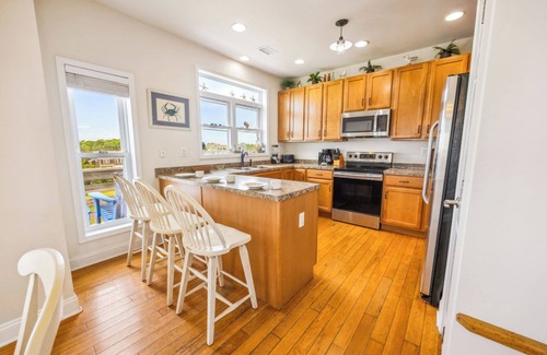 Palisade Acres House | Oceanview Dog Friendly Home w/Pool, Hot Tub, Elevator, Game and Media Rooms