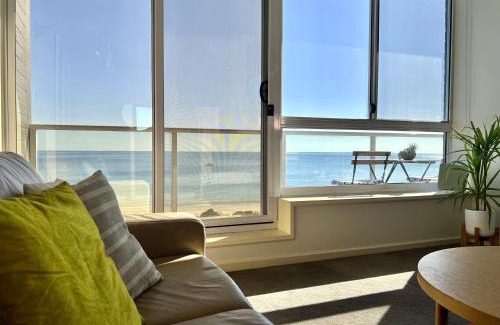 Glenelg South Apartment | Oceanview escape in beachside Glenelg