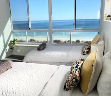 Glenelg South Apartment | Oceanview escape in beachside Glenelg
