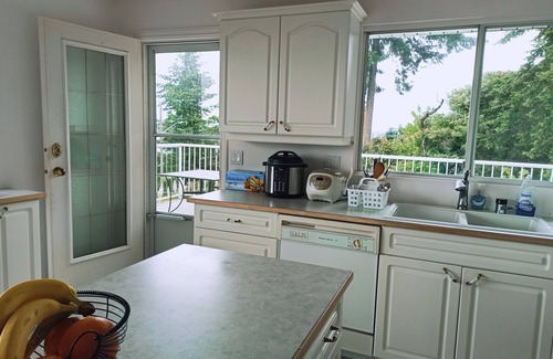 Regional District of Nanaimo House | oceanview house resort beach