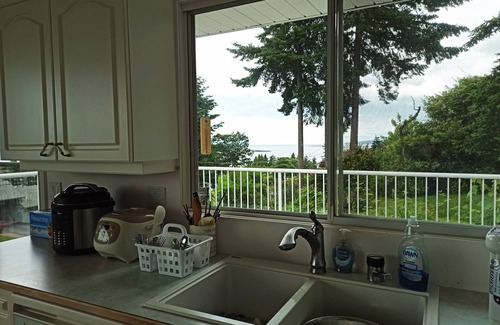Regional District of Nanaimo House | oceanview house resort beach