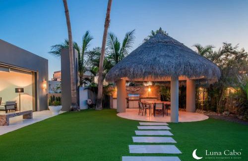 El Bledito Villa | Oceanview Luxury Villa w Pool Hot Tub BBQ Area
