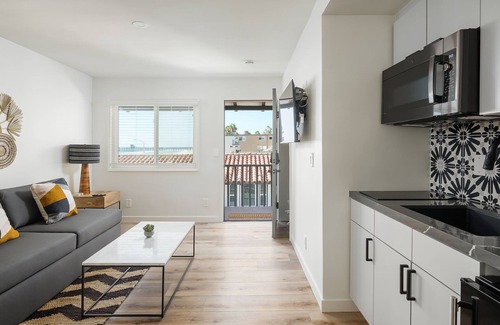Oceanside Condo | Oceanview Queen Suite Steps from the Sand (304)