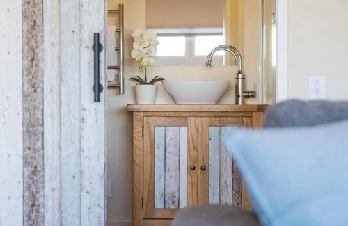 Whitianga House | Oceanview Tiny Home Whiti