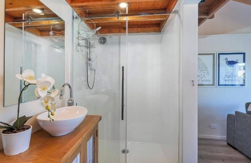Whitianga House | Oceanview Tiny Home Whiti