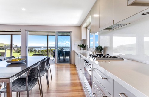 Gerroa House | OCEANZEDGE - Ultimate Oceanfront - Cosy fireplace