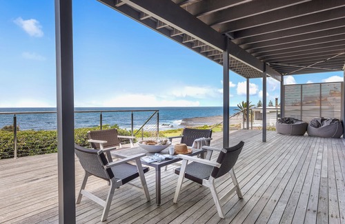 Gerroa House | OCEANZEDGE - Ultimate Oceanfront - Cosy fireplace