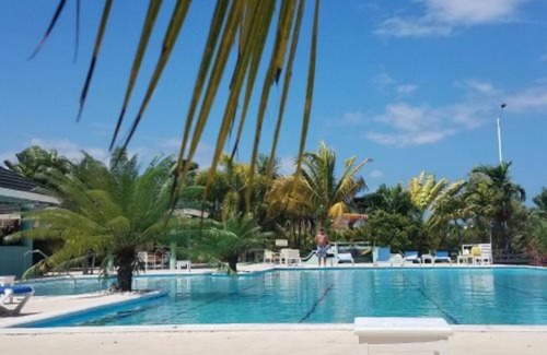 St. Ann's Bay Villa | OCHO RIOS, BEACH/POOL, FULLY A/C, GATED 24hr Security, SLEEP 6