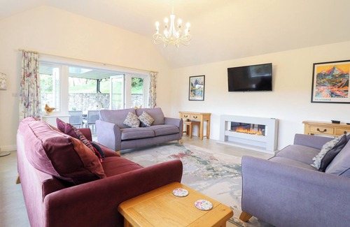 Llanrwst Cottage | OCHR Y GARTH, family friendly, luxury holiday cottage in Maenan