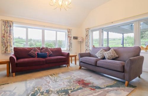 Llanrwst House | Ochr Y Garth