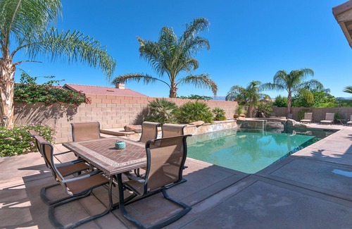 La Quinta House | Oct-Dec Book 2 Nights, Get 1 Free! Beautiful, large home with pool! #64140 4BD