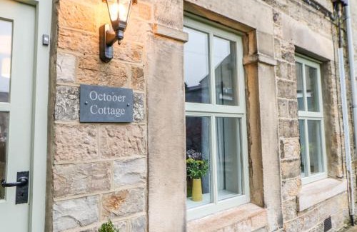Barnard Castle House | October Cottage