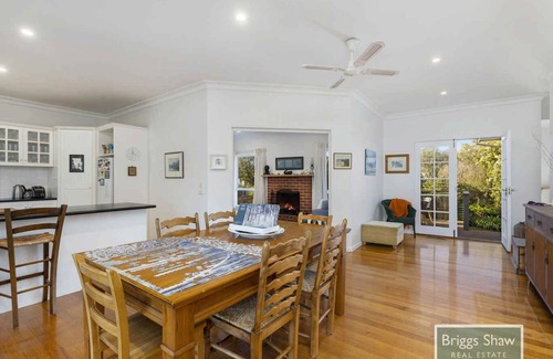 Blairgowrie Cottage | Ode to Glittering Bay