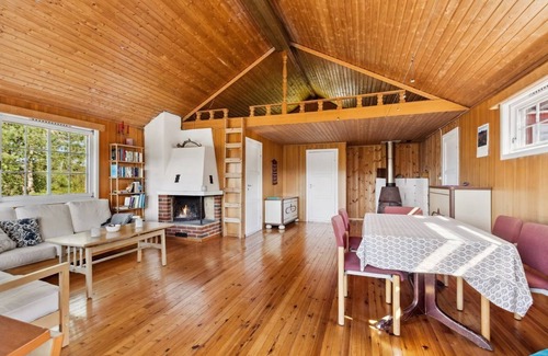 Amli Cabin | Off-grid cabin with panoramic view