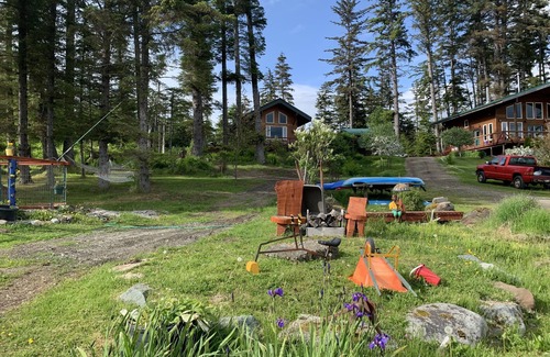 Juneau Cabin | Off grid, this custom cabin is your premier Alaskan destination experience.