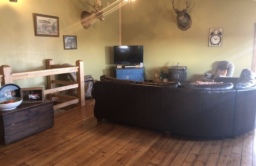 Ada House | Off the beaten path! 3 BR/1 BA north of Salina, KS