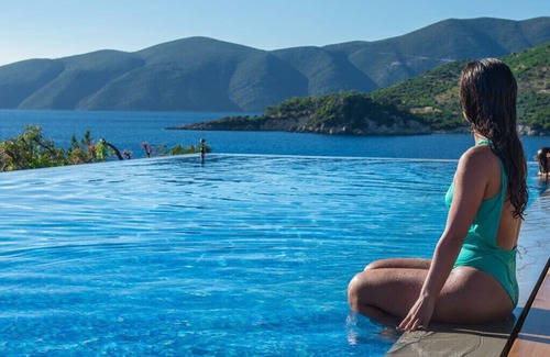 Evgiros Villa | OFFERS FOR LESS PPL:Exclusive Waterfront Villa,2 private pools & view!