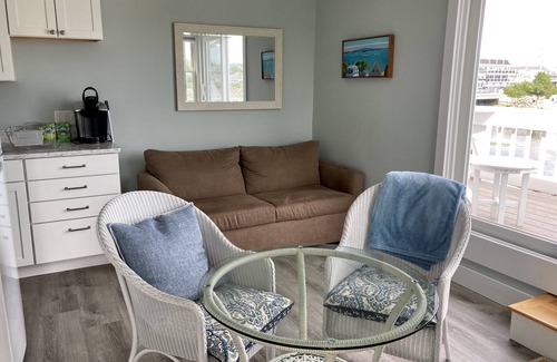 Ogunquit Condo | Ogunquit ocean front 1BR/1BA with deck, short walk to beach + center of town