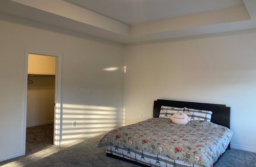 Brampton House | Oh Canada! Home Away from Home! Every Moment Comfortable and Enjoyable Stay!