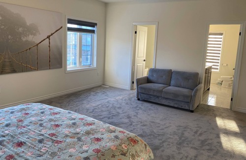 Brampton House | Oh Canada! Home Away from Home! Every Moment Comfortable and Enjoyable Stay!
