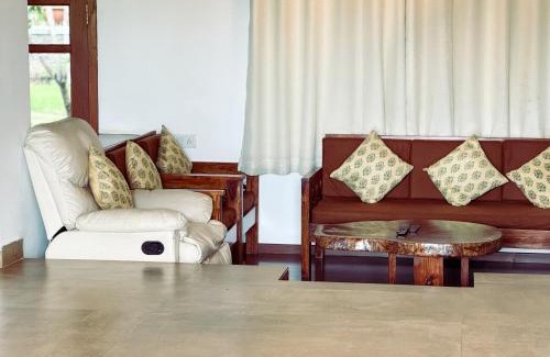 Denkanikota House | Ohstayz Pride Rock - Mountainview Jacuzzi Villa in Bangalore