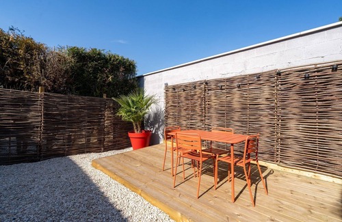 Valenciennes House | OIQIA Air Nomad Séville
