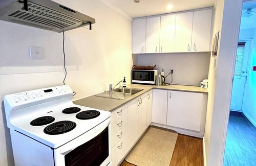 Queenstown Cottage | OK Holiday Unit #5 - Queenstown Holiday Apartment