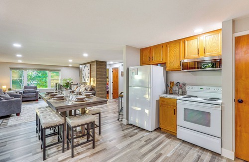 Okee House | Okee Bay House on Lake Wisconsin w/Private Dock!